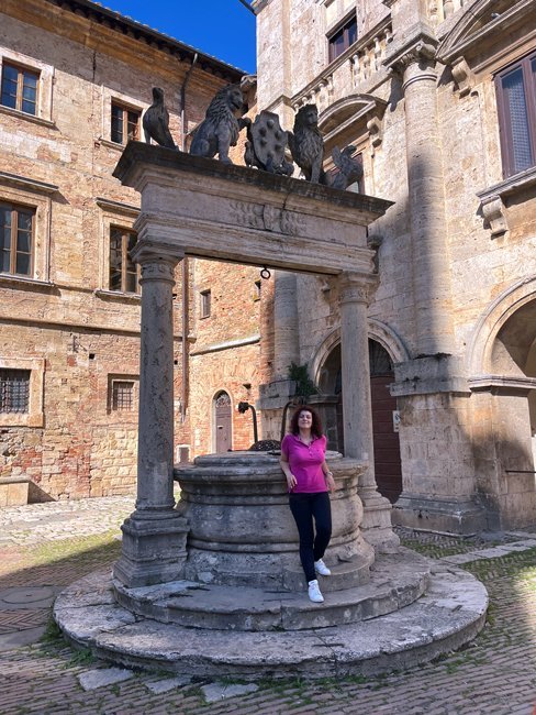 pozzo-piazza-grande-montepulciano