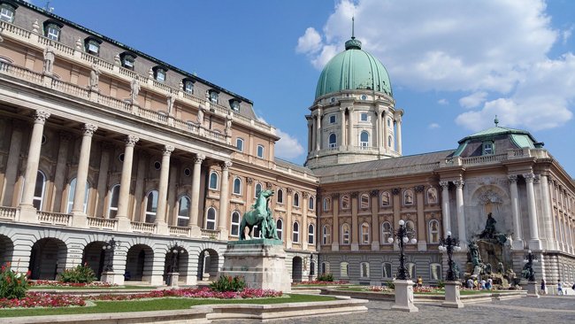 castello-di-buda-budapest