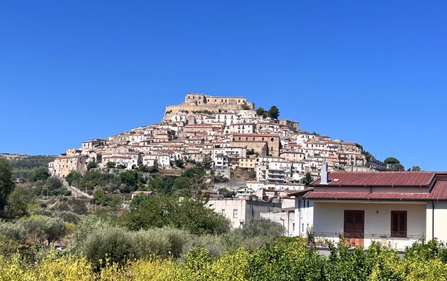 Tour della Calabria ovest in 4 giorni on the road: cosa vedere e info utili rocca-imperiale-cosa-vedere
