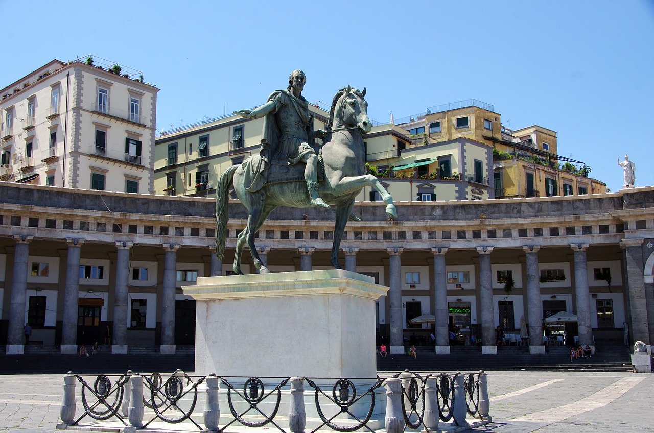 piazza del plebiscito napoli