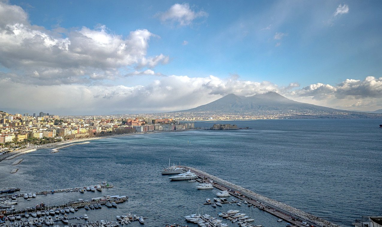 porto e borgo marinari napoli