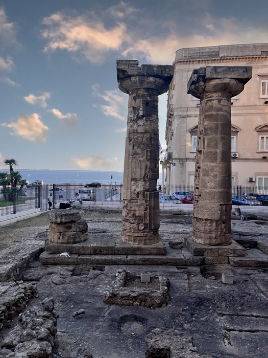 Cosa vedere a Taranto a piedi in un giorno e dintorni colonne-doriche-taranto