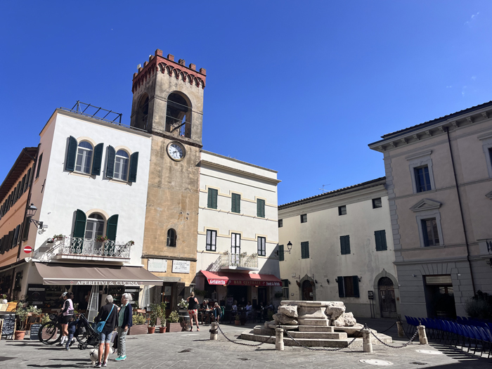 piazza-mazzini-castiglione-del-lago