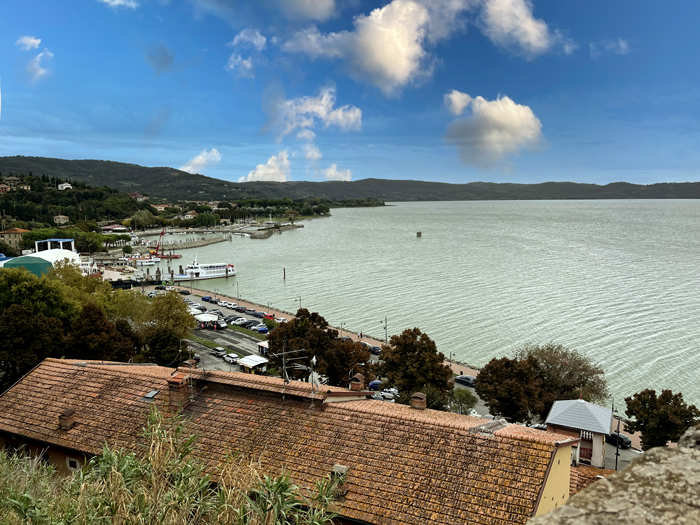 vista dalla rocca di passignano sul trasimeno