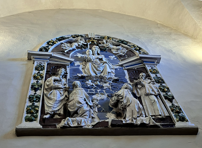 Monte San Savino: cosa vedere e fare Madonna con bambino di Andrea Sansovino, Chiesa di Santa Chiara Monte san savino