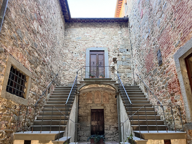 Monte San Savino: cosa vedere e fare Cortile del Cassero, Monte San Savino