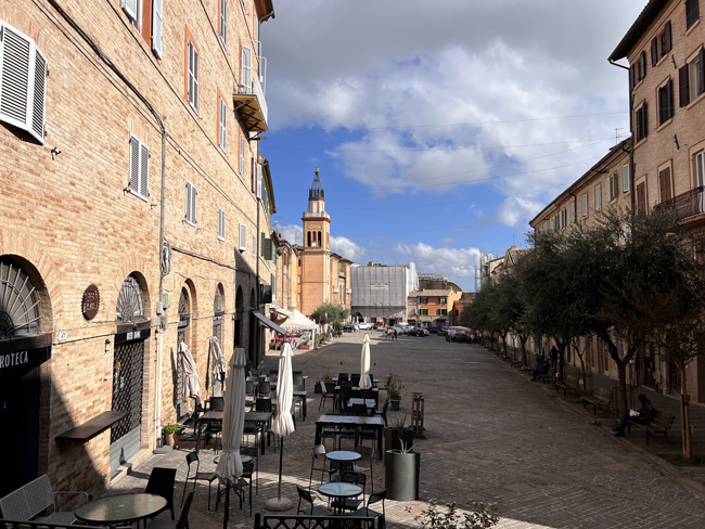 Piazza Mazzini, Macerata