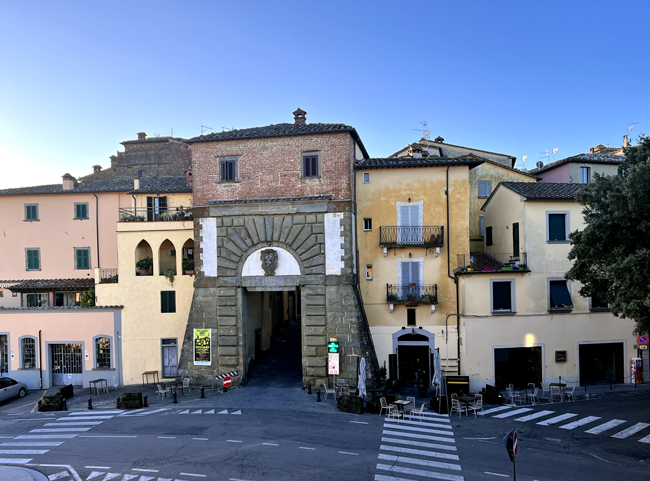 Monte San Savino: cosa vedere e fare Porta Fiorentina, Monte San Savino
