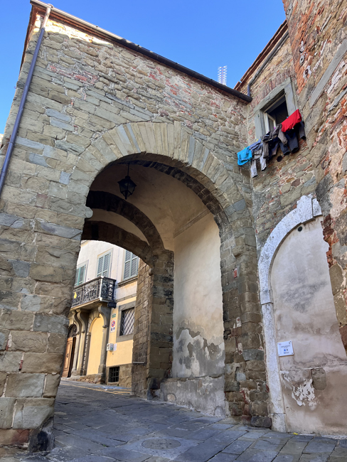 Monte San Savino: cosa vedere e fare Porta Romana, Monte San Savino