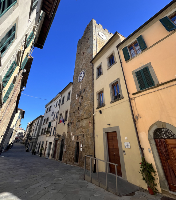 Monte San Savino: cosa vedere e fare Torre Civica e Palazzo Pretorio, Monte San Savino