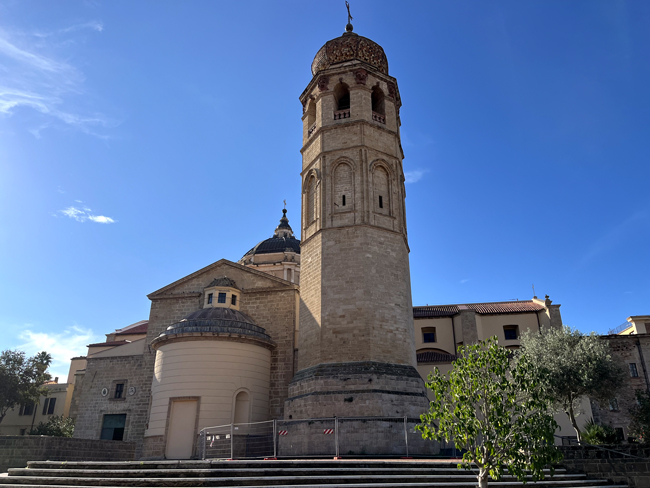 Vista laterale, Cattedrale di Oristano