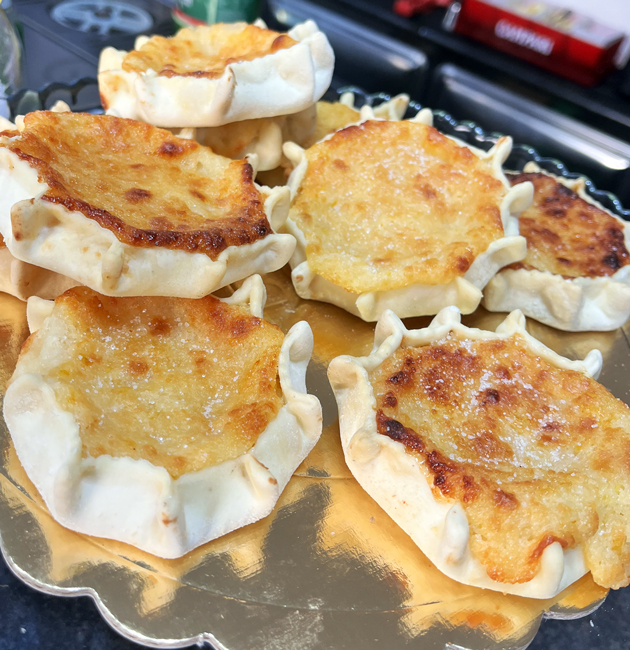 Cosa mangiare a Cagliari: piatti tipici sardi e street food Formaggelle o casadinas