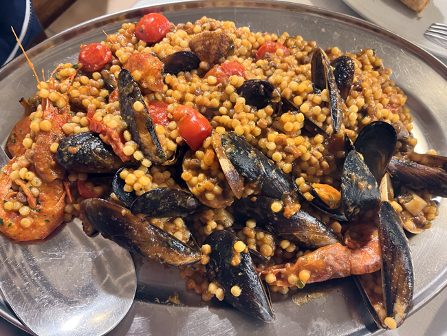 10 Piatti tipici di Alghero: cosa mangiare e dove spendendo poco fregola di mare sarda