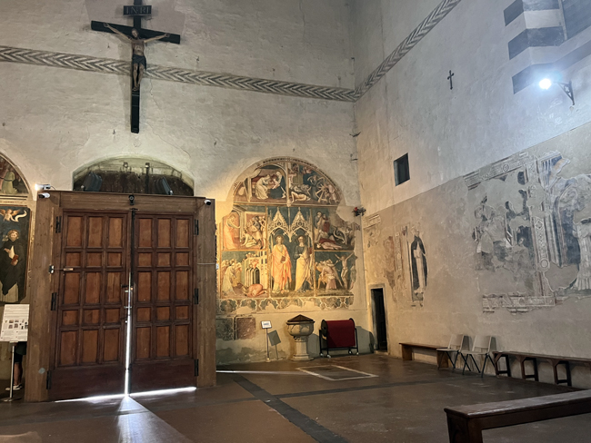interno-chiesa-di-san-domenico-arezzo