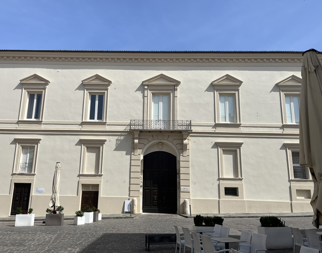 Palazzo d'Avalos, Vasto