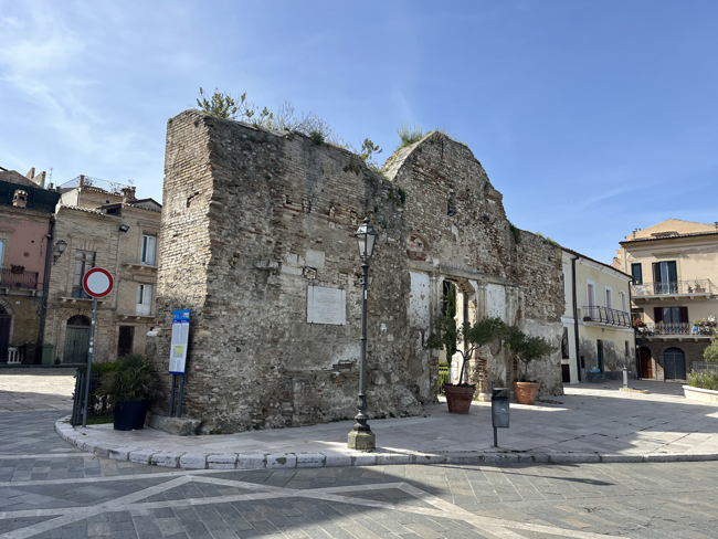 Resti della Chiesa di San Pietro, Vasto