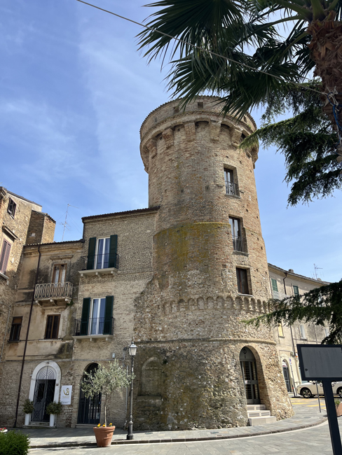 Torre di Bassano, Vasto