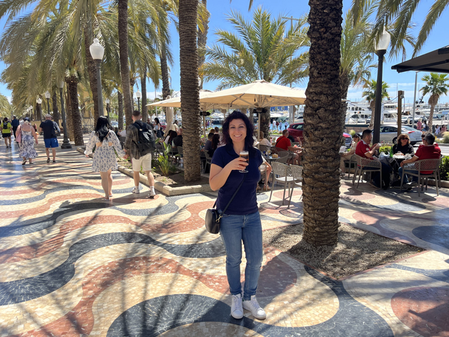 Io con la birra sulla Explanada de España alicante