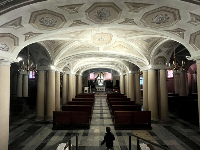 Cosa vedere a Imola in un giorno, oltre l'Autodromo Ferrari Cripta, Cattedrale di San Cassiano imola