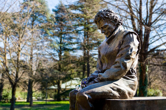 Cosa vedere a Imola in un giorno, oltre l'Autodromo Ferrari Monumento ad Ayrton Senna, Parco delle Acque Naturali - Imola