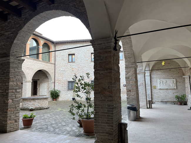 Chiostro, Chiesa di Sant'Agostino - Fossombrone