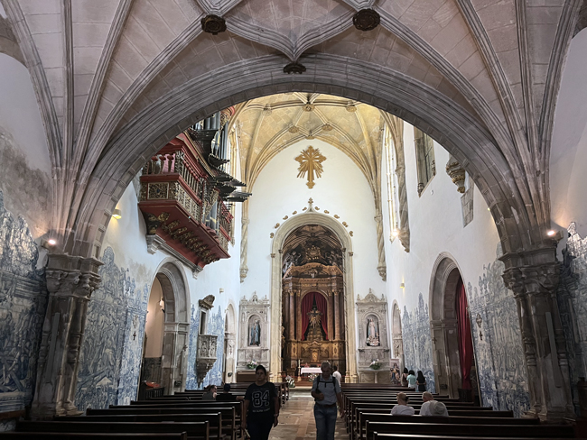 Cosa vedere a Coimbra in mezza giornata o un giorno Interno Monastero de Santa Cruz Coimbra