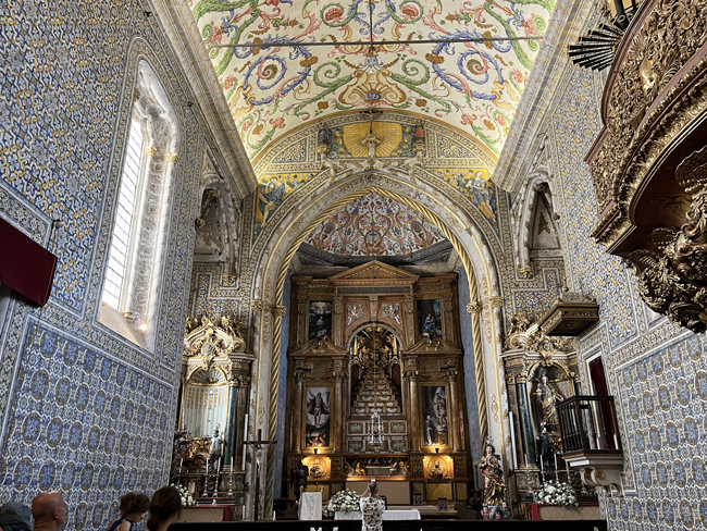 Cosa vedere a Coimbra in mezza giornata o un giorno Cappella di San Miguel, Università di Coimbra
