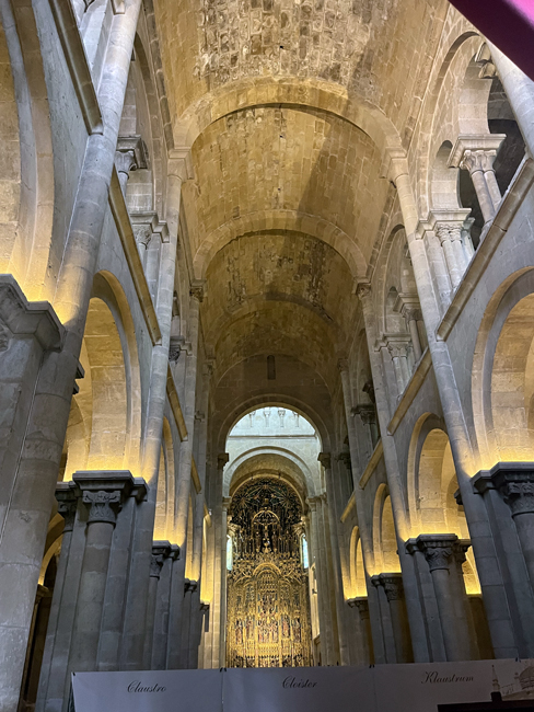 Cosa vedere a Coimbra in mezza giornata o un giorno Interno, Cattedrale vecchia di Coimbra
