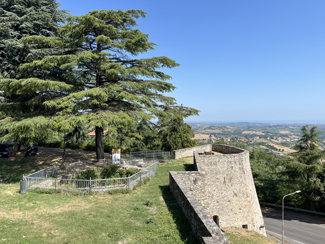 antica-ghiacciaia-di-montescudo