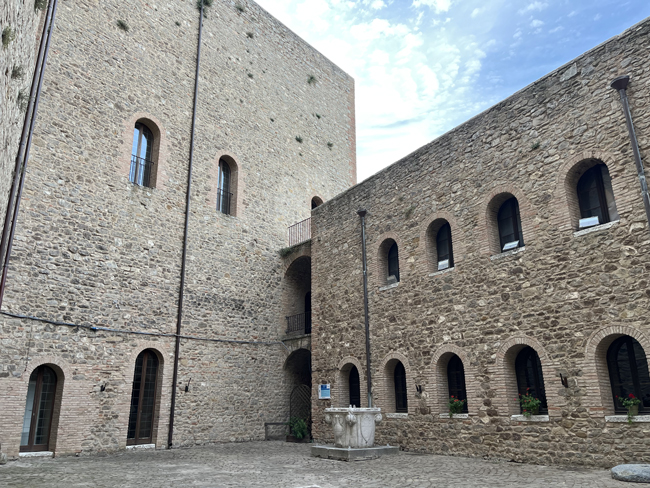 Montefiore Conca e dintorni: cosa vedere, leggenda, castello Cortile, Rocca Malatestiana - Montefiore Conca