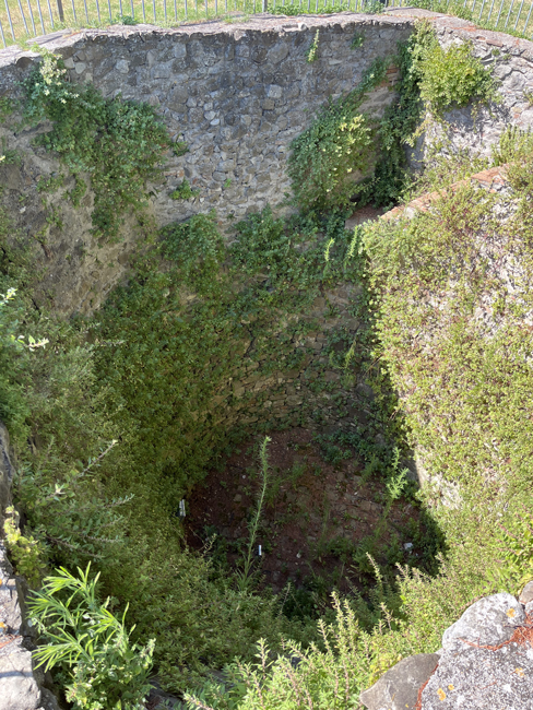 Cosa vedere a Montescudo-Montecolombo e dintorni Ghiacciaia, Montescudo