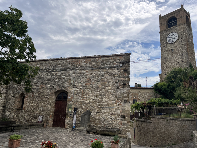 Cosa vedere a Macerata Feltria, borgo marchigiano palazzo-del-podestà-e-torre-civica-macerata-feltria