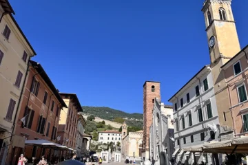 Cosa vedere a Pietrasanta in un giorno, la piccola "Atene" cosa vedere a pietrasanta in un giorno