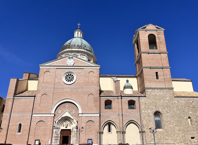 Cosa vedere a Ortona in un giorno Duomo di San Tommaso, Ortona
