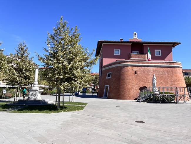 Forte dei Marmi: cosa vedere e fare, dove mangiare, info utili Forte Lorenese, Forte dei Marmi