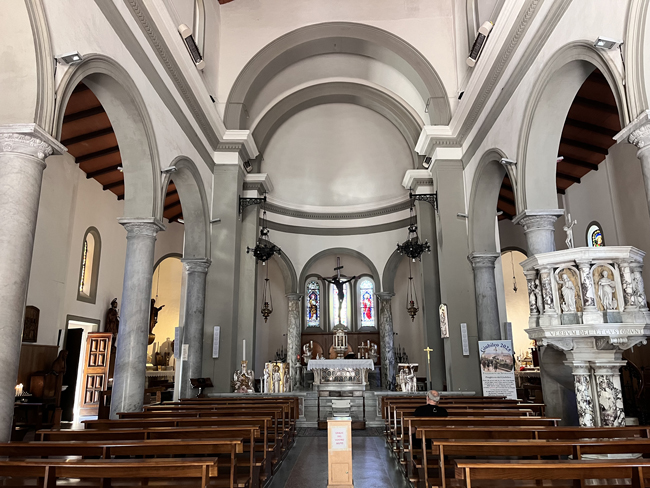 Forte dei Marmi: cosa vedere e fare, dove mangiare, info utili Interno, Chiesa di Sant'Ermete, Forte dei Marmi