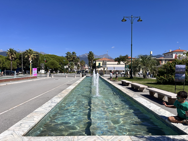 Forte dei Marmi: cosa vedere e fare, dove mangiare, info utili Piazza Navari, Forte dei Marmi