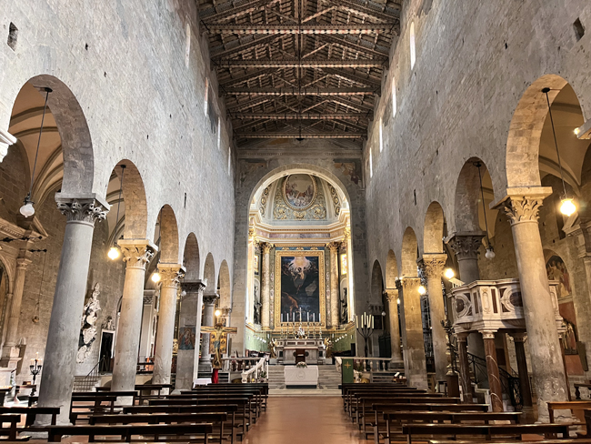Cosa vedere a Pistoia in un giorno: itinerario con mappa Interno, Cattedrale di San Zeno - Pistoia