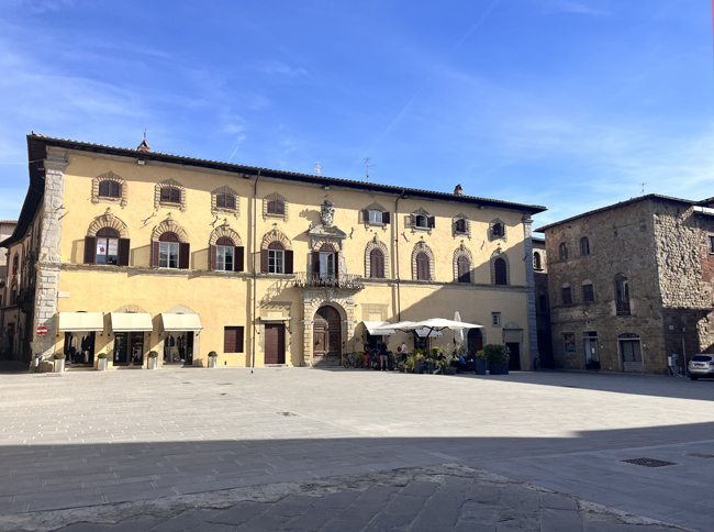 Cosa vedere a Sansepolcro in mezza giornata Piazza Torre di Berta, Sansepolcro