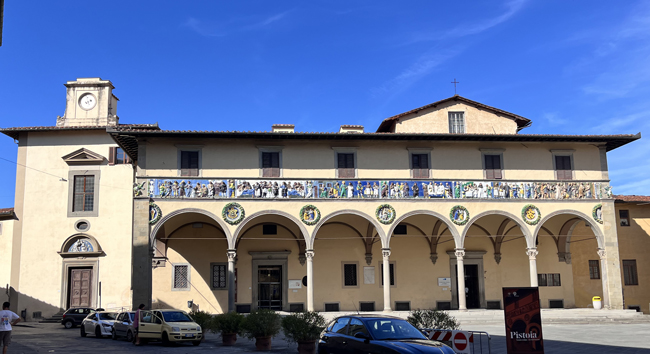 Cosa vedere a Pistoia in un giorno: itinerario con mappa Spedale del Ceppo, Pistoia