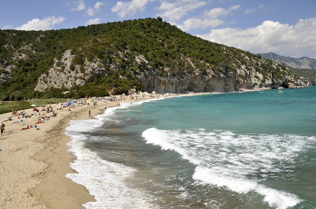 Spiagge Golfo di Orosei: mappa e curiosità Cala Luna, Golfo di Orosei (Photo credits Wikimedia Commons)