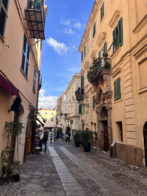 Cosa vedere ad Alghero e dintorni in un giorno Centro storico, Alghero