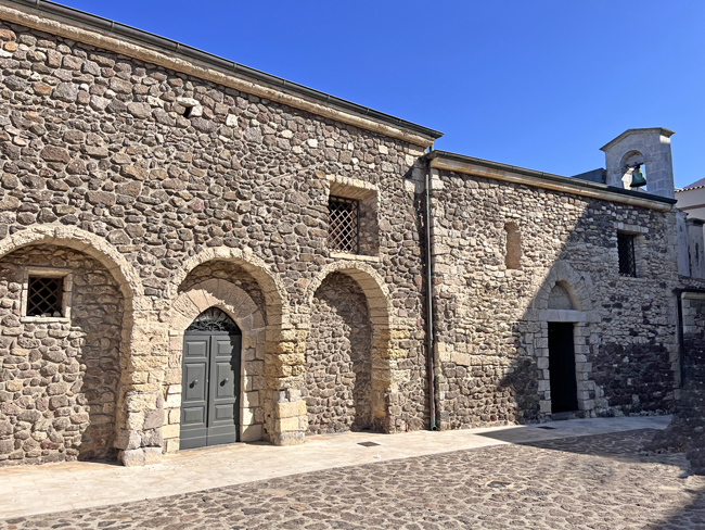 Castelsardo: cosa vedere e fare in un giorno Chiesa di Santa Maria delle Grazie, Castelsardo