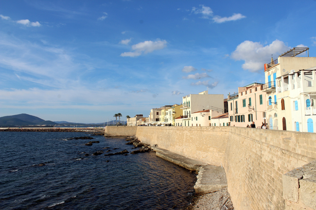 Cosa vedere ad Alghero e dintorni in un giorno Mura di Alghero