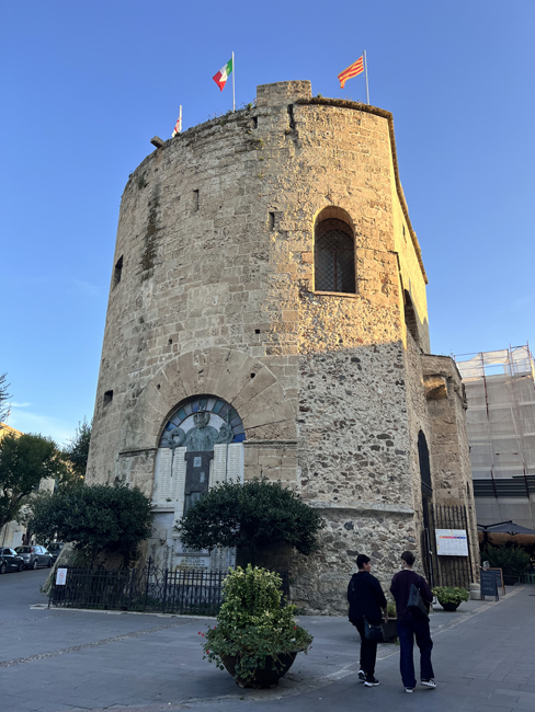 Cosa vedere ad Alghero e dintorni in un giorno Cosa vedere ad Alghero e dintorni in un giorno