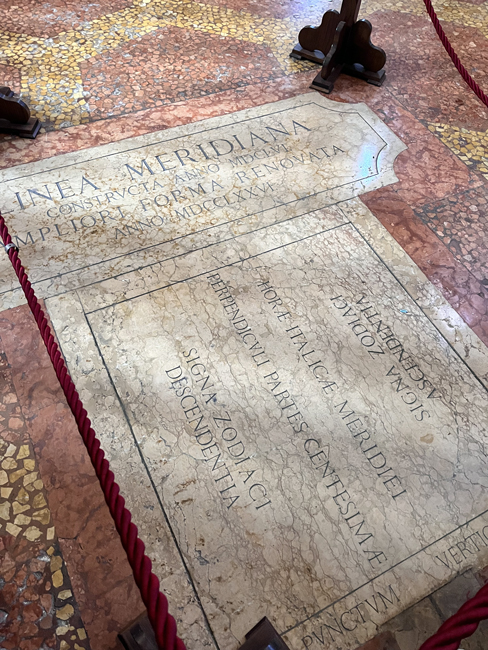 Cosa vedere a Bologna in un giorno a piedi - Itinerario e mappa meridiana-san-petronio-bologna