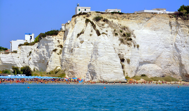 Itinerario del Gargano in 7 giorni: cosa vedere e dove alloggiare spiaggia-di-pizzomunno-vieste-gargano