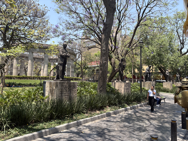 Cosa vedere e fare a Guadalajara - Messico La Rotonda de los Jaliscienses Ilustres, Guadalajara