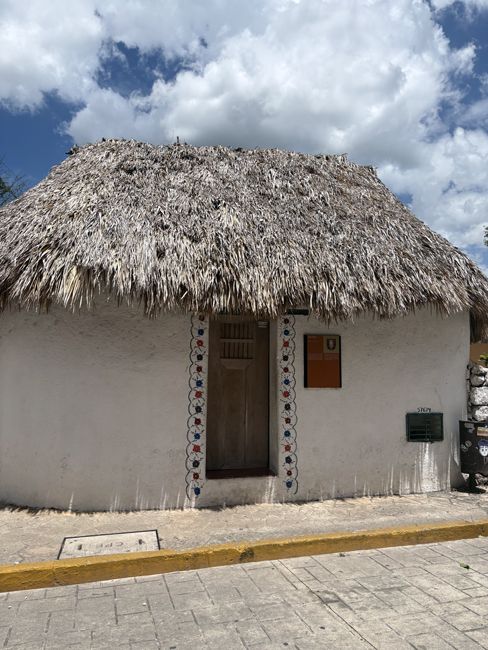 Valladolid e dintorni: cosa vedere in un giorno - Yucatan Antica casa maya, Calzada de los Frailes - Valladolid