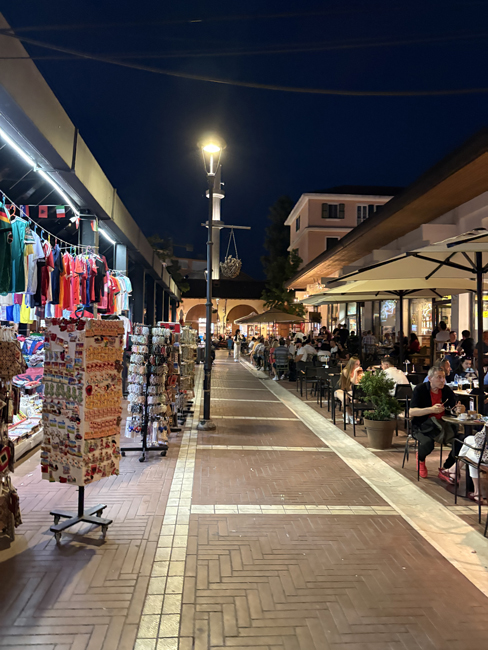 Cosa vedere a Tirana in un giorno a piedi: itinerario e mappa Bazar di Tirana